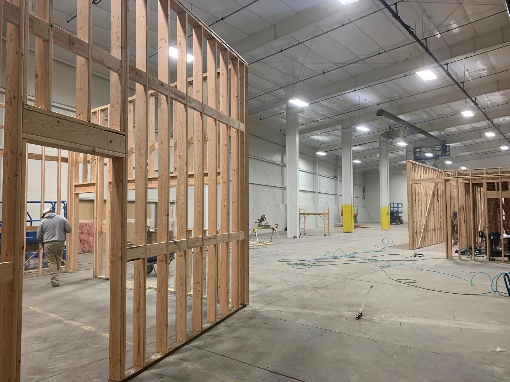 BREAK GROUND WITH HIGH-STEPPE CLIMBING CENTER