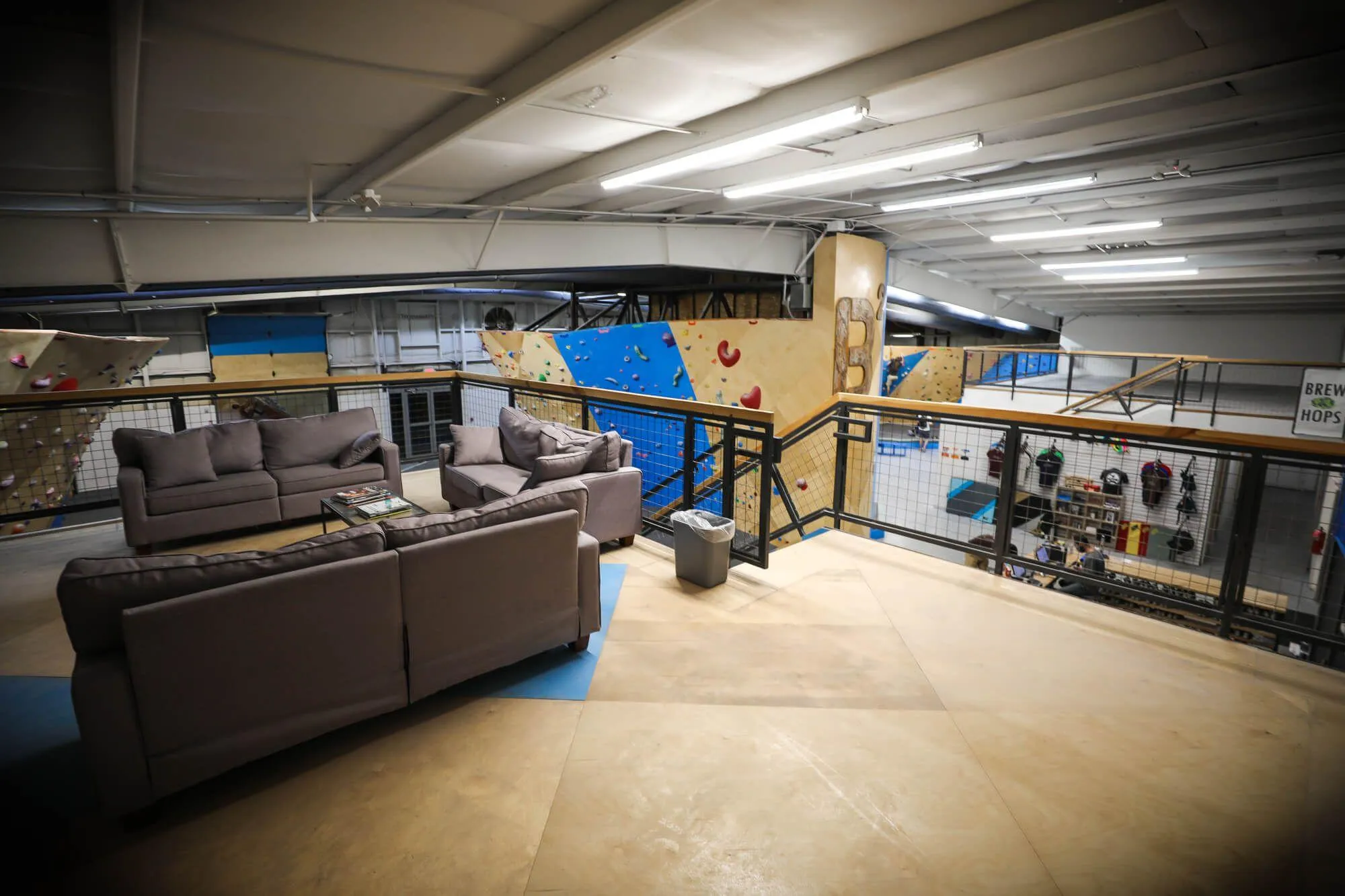 The upper mezzanine area for climbers to take a break and catch up on some reading, or fuel themselves for the next session.

