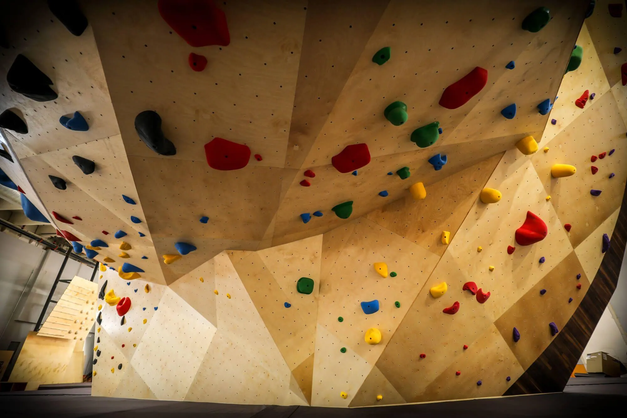 Under the boulder you can start to get a feel for how complex this MLM geometric design was, and how versatile the cave-style climbing can be underneath. Many facets produce interesting terrain to set problems on for many years without going to the same well twice.