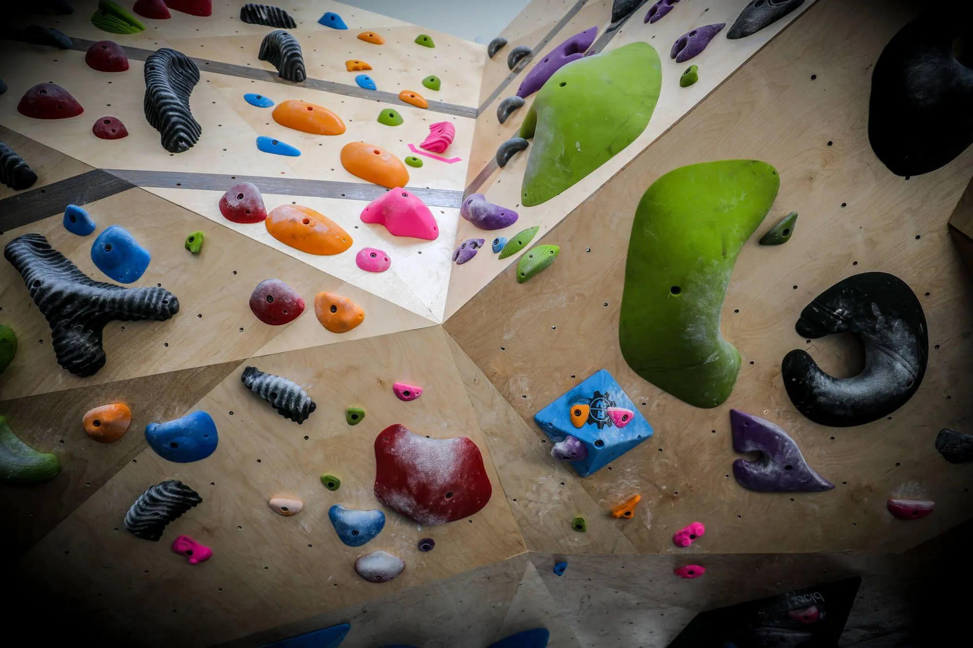 Six unique facets join together here on this bouldering cave detail. It takes a tremendous amount of work ahead of time by our designers to ensure that when their work gets manufactured and installed with a fabricated structure, it comes together seamlessly onsite just like it did here.
